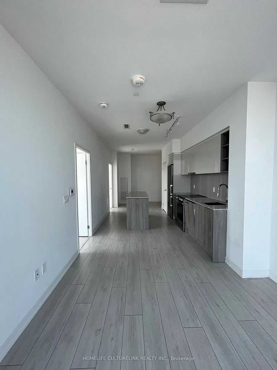 Building Photo - 31 Tippett Rd #1402