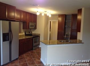 702 Trappers Run St, San Antonio, TX 78245