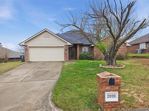 2nd image of 2010 Huntington Rd