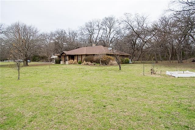 2nd image of 810 Highridge Ln