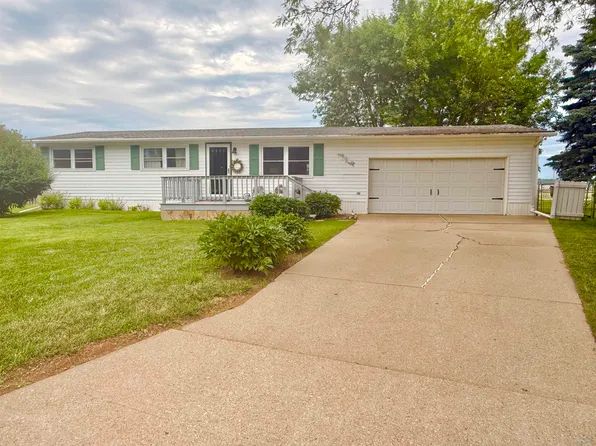 14 Bancroft Ct, McCook Lake, SD 57049