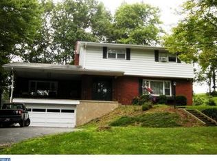 6781 Lamour St, Coopersburg, PA 18036