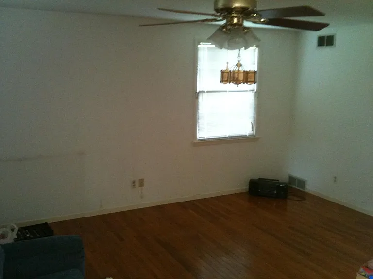 327 Ewing St — Photo 7
