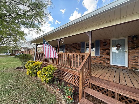 2nd image of 2025 Hinton Dr