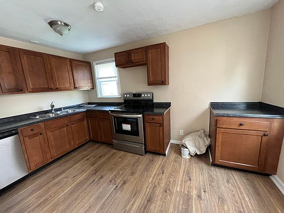 3rd image of 1101 Meadowdale Ave