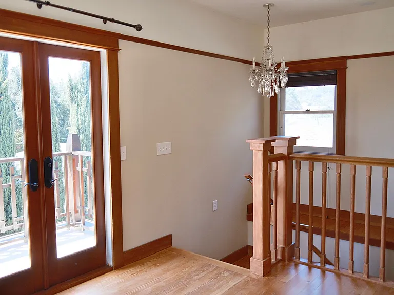 6433 Crescent St — Photo 16