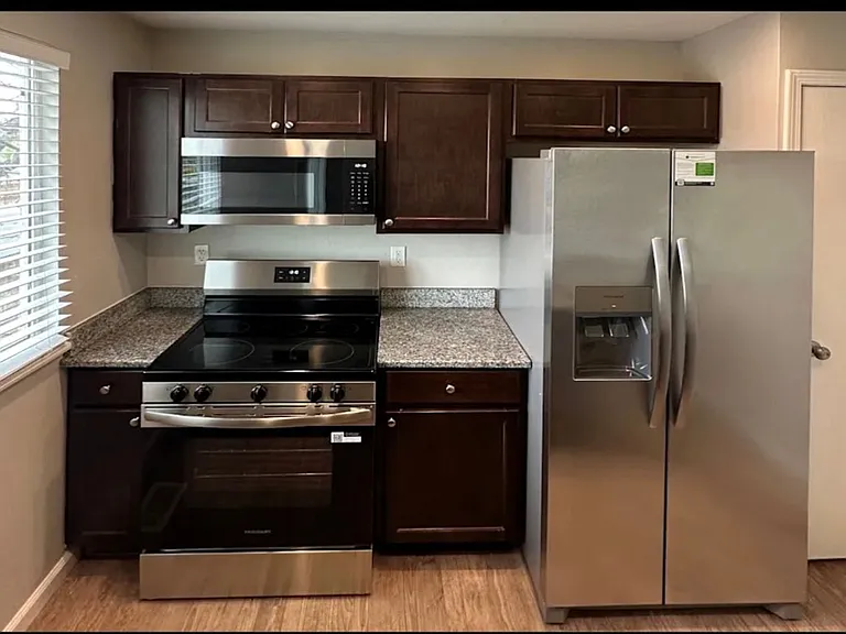 752 Cross Bow Ln — Photo 5