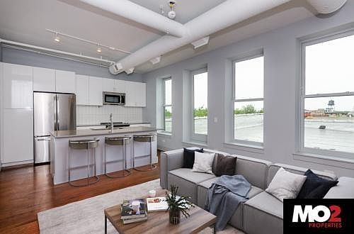 1st image of 1425 N Milwaukee Ave Unit 404