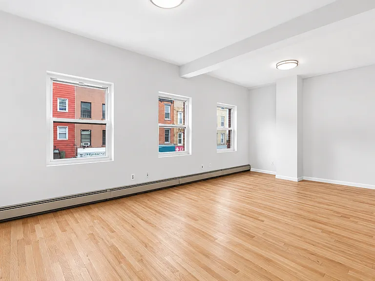 120 Smith St #1 — Photo 3