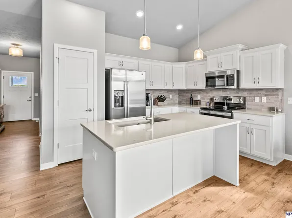 11225 King St, Omaha, NE 68142