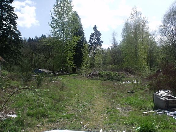 3rd image of 3618 Pioneer Way E