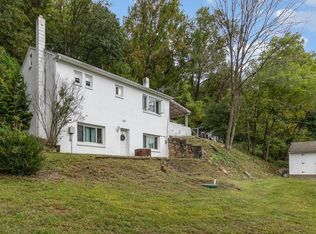826 Friedensburg Rd, Reading, PA 19606