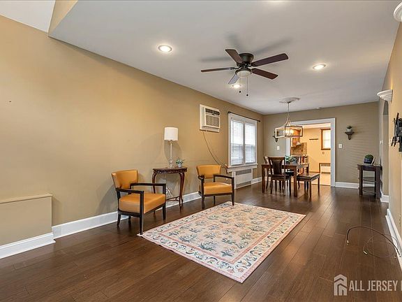 2nd image of 278 Wilson Ave