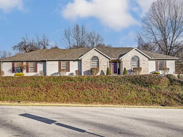 1065 Spring Falls Ave, Springfield, OH 45502
