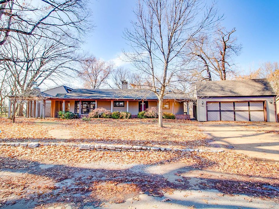 1st image of 287 Oakley Pl