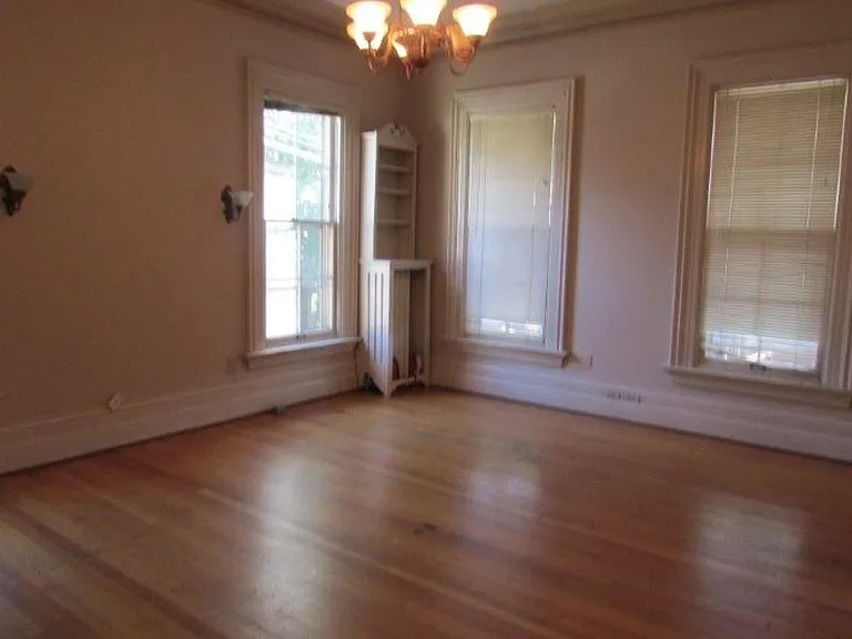 116 E Gorham St — Photo 4