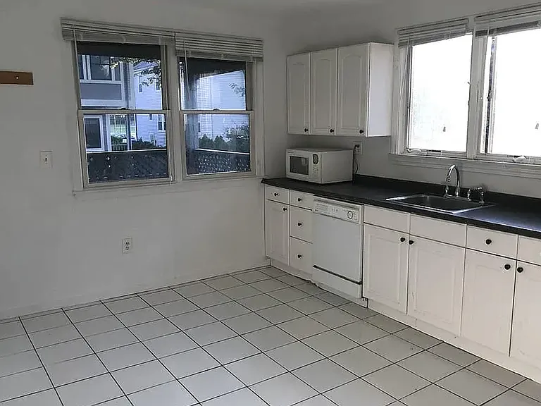28 Trapelo St — Photo 6