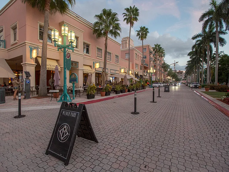 Mizner Park Shopping Mall