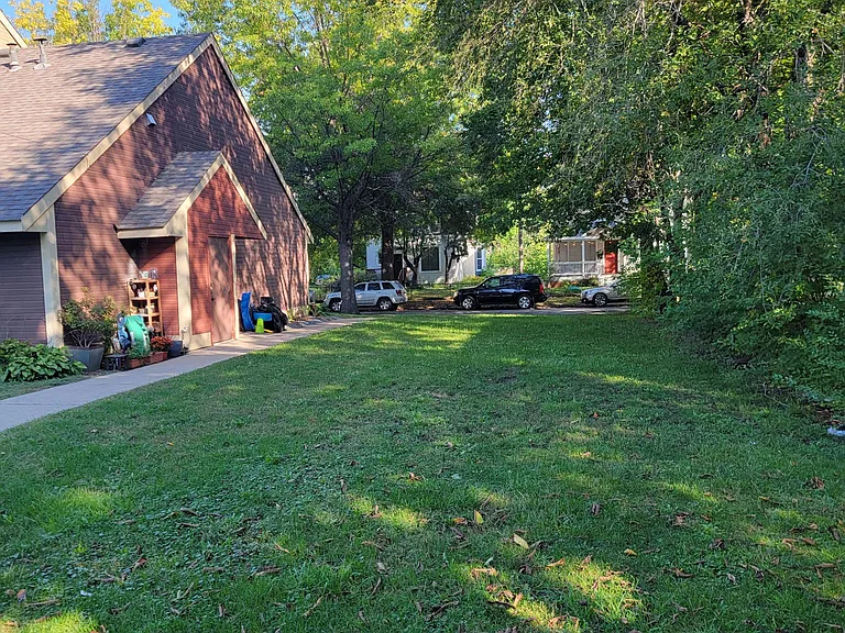 708 Marshall Ave — Photo 9