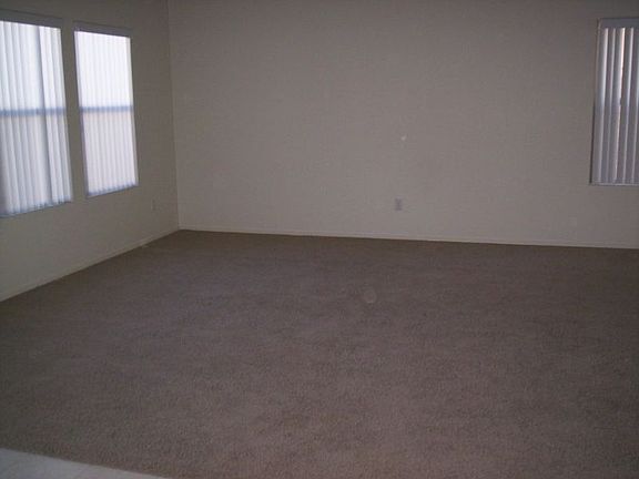 5th image of 1116 E Parkview Ct