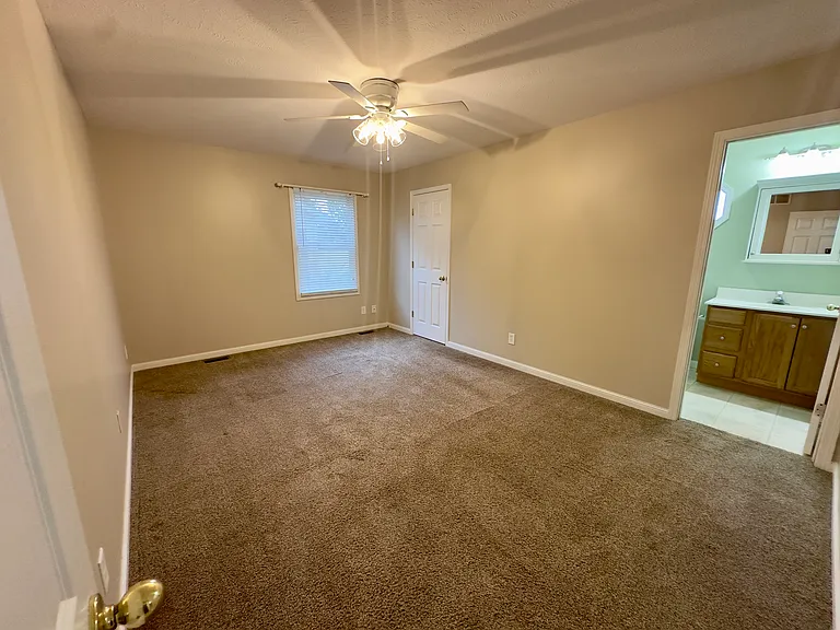 3328 Red Bud Ln — Photo 8