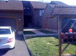 127 Oakmont Ct, Edison, NJ 08817