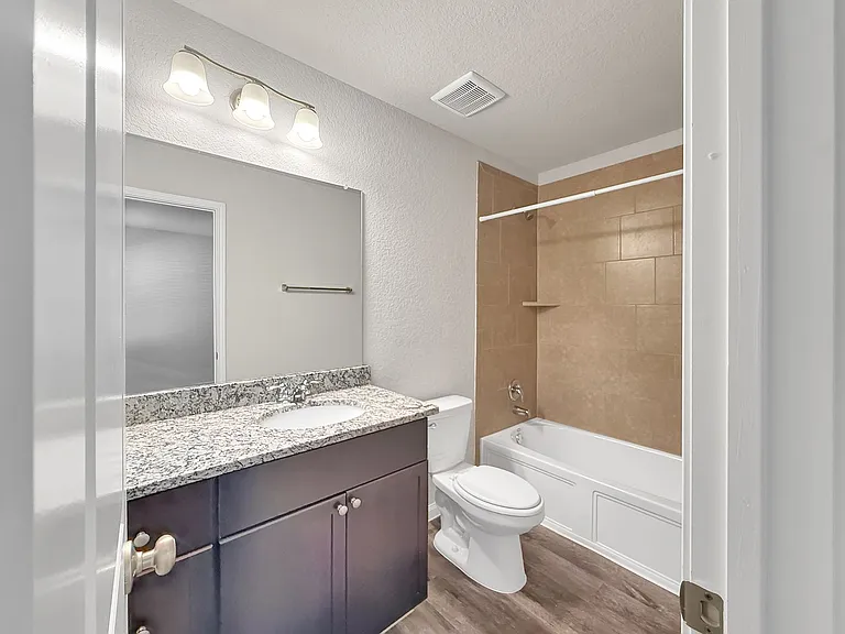401 Utica Way — Photo 10