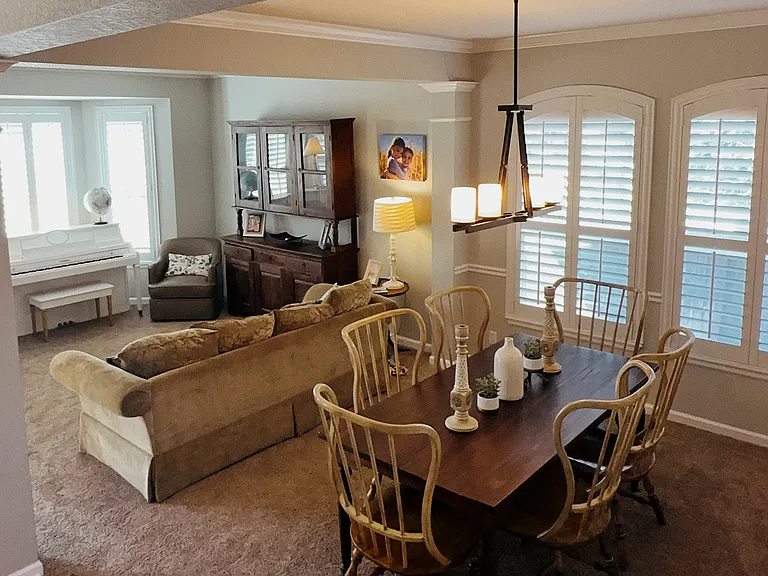 Dining room/Living Room