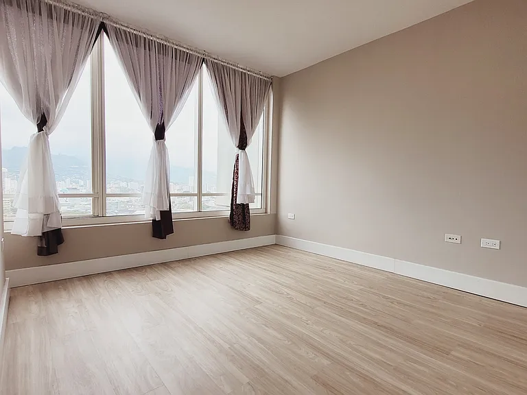 1009 Kapiolani Blvd #2801-1 — Photo 4