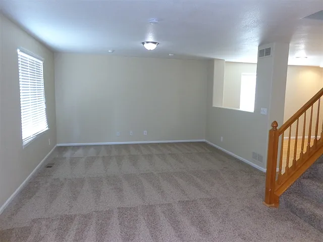10910 Steele St — Photo 3