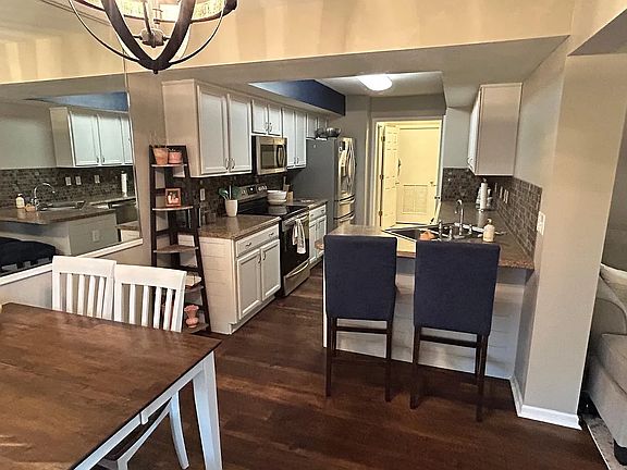3rd image of 2100 Meadow Chase Ln Unit 205