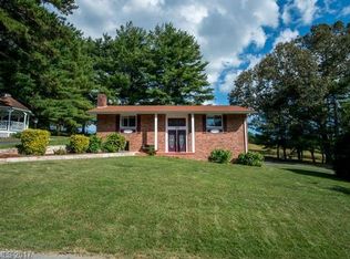108 Byrd Ln, Hendersonville, NC 28792
