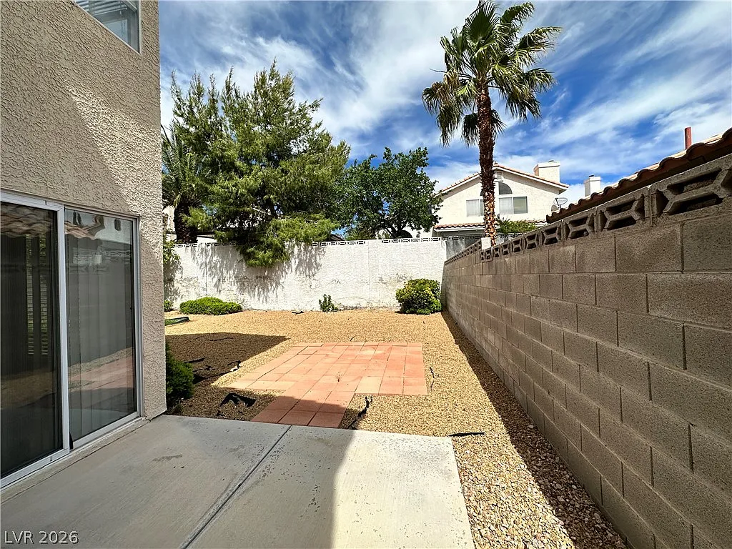 3 bed, 2.5 bath, 1971 sqft, $2,195 — Photo 4