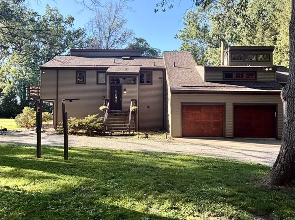 17510 Euler Rd, Bowling Green, OH 43402