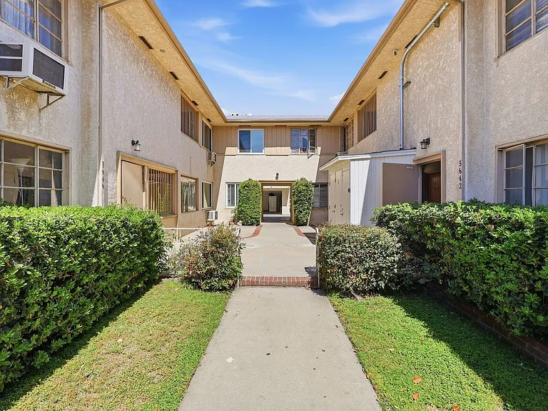 5642-5646 Laurel Canyon Blvd — Photo 29