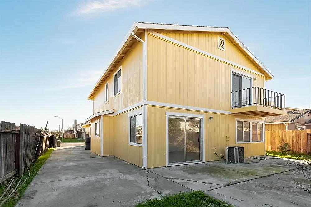 5918 Stacy Ave — Photo 2