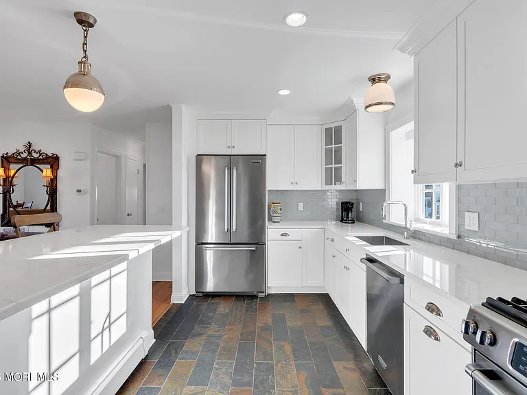 723 Pitney Dr — Photo 12