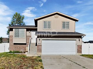 643 N 1725 W, Clinton, UT 84015