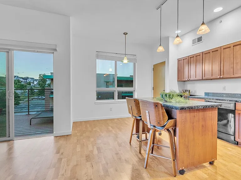 1053 W Century Dr #310 — Photo 7
