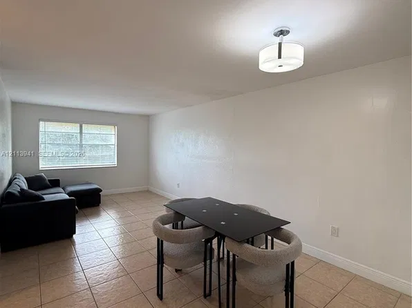 17255 SW 95th Ave, Palmetto Bay, FL