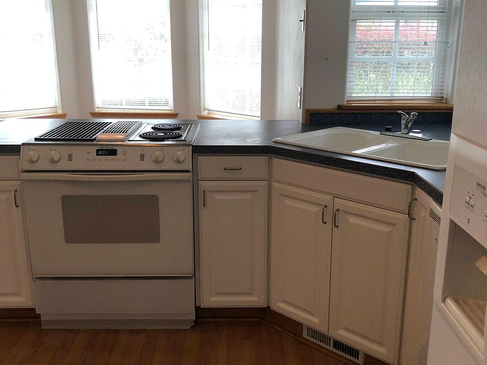 2nd image of 4659 Swegle Rd NE