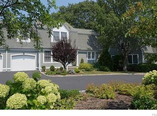 35 Lakeview Ave, New Canaan, CT 06840