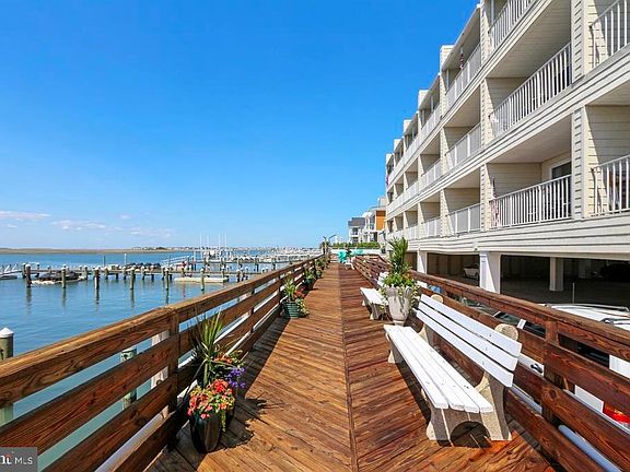 4th image of 3007 Bayshore Ave Unit 4