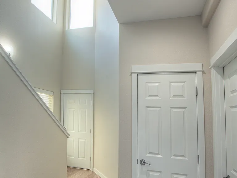 137 SW Cascade Mountain Ct — Photo 3