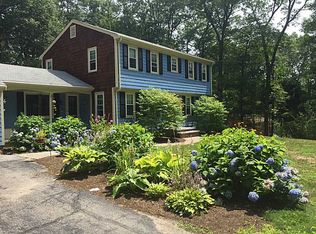 32 Cooke Dr, Scituate, RI 02857