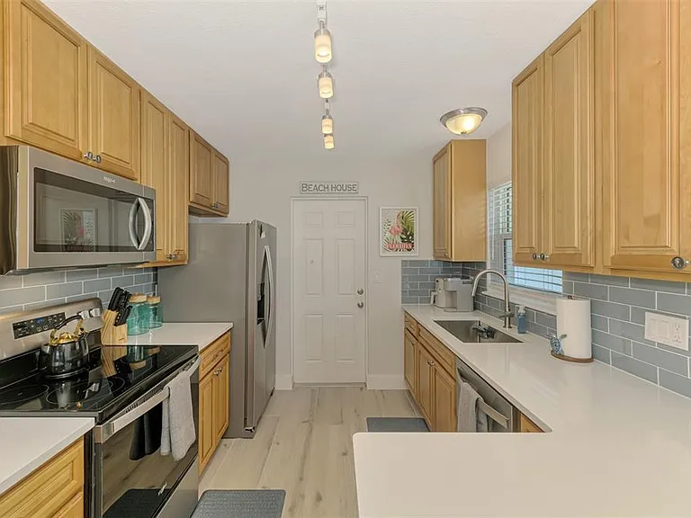 1137 N Moonmist Ct #L-7 — Photo 12