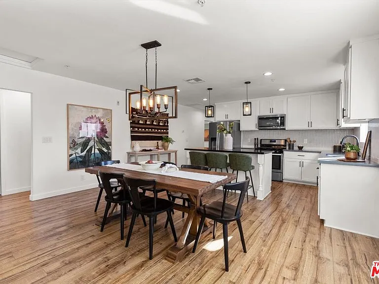 5152 Hartwick St — Photo 4