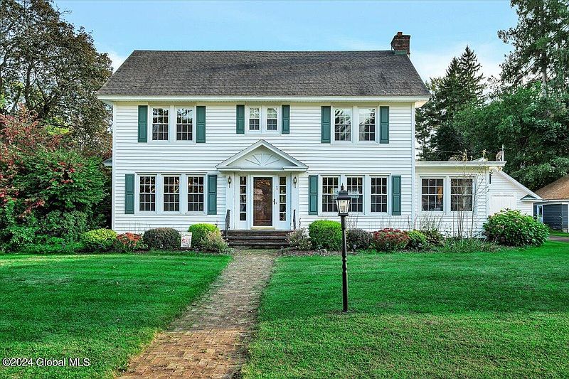 2nd image of 98 Oakland Avenue