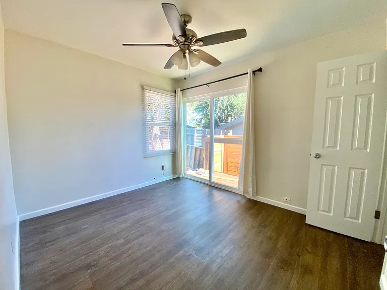 4247 Cartagena Dr — Photo 6