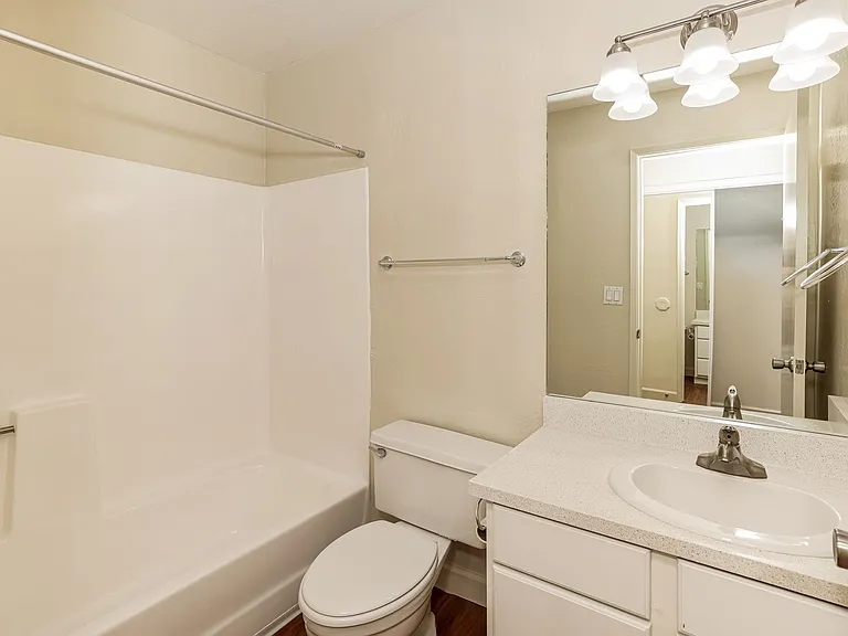Le Boulevard Apartments — Photo 15
